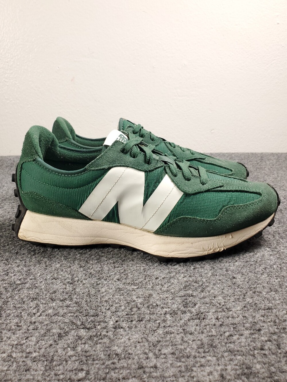 New Balance 327 Sneakers 10.5 Forest Green White Suede Nylon Running MS327GB